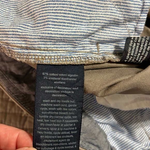 Tommy Hilfiger Women’s Khaki Gray Flat Front Shorts - Picture 6 of 6